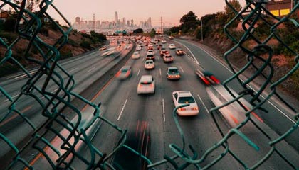 为什么比特币期货和现货价格相差多？