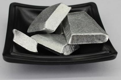 贵金属氧化物(贵金属氧化物阳极使用寿命长,可达 以上)